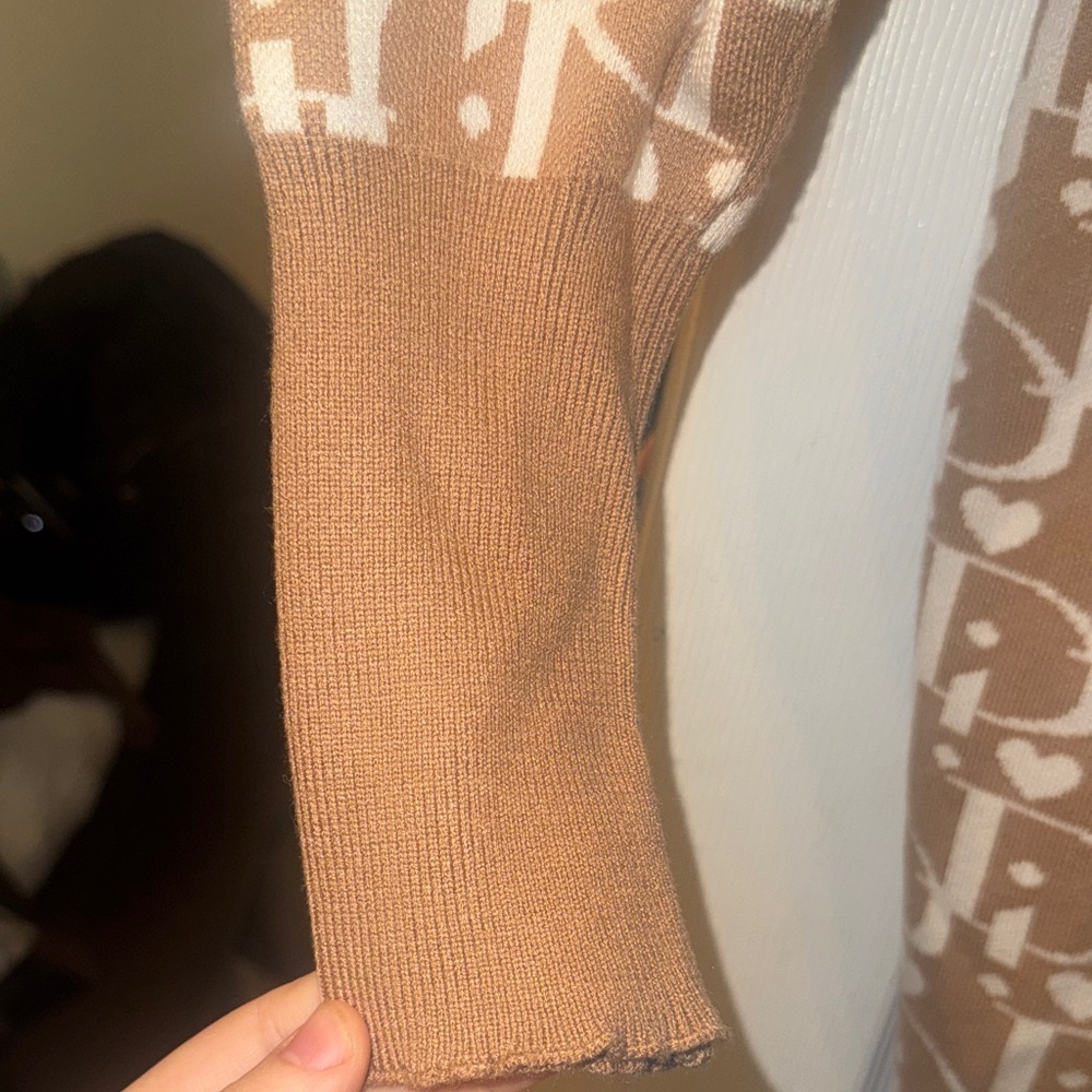 Brown and White Patterned Dress - Picture 9 of 16